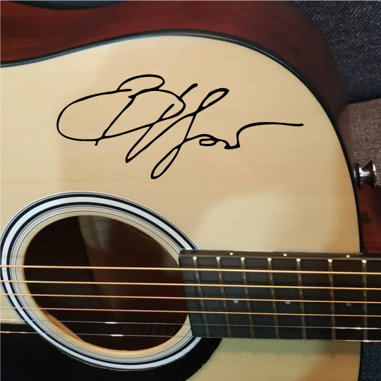 Наклейка на гитару автограф Виктора Цоя